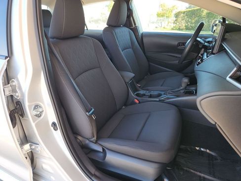 Used 2025 Toyota Corolla LE image 15