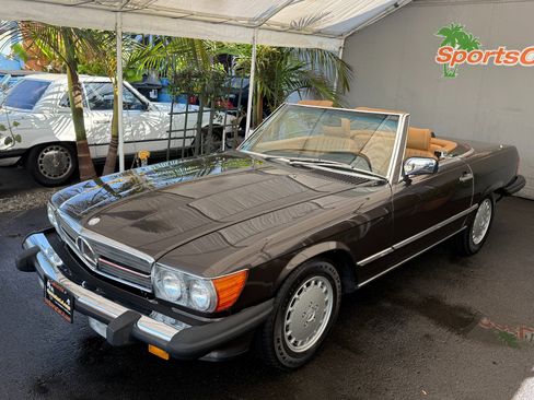 Used 1987 Mercedes-Benz 560 SL image 4