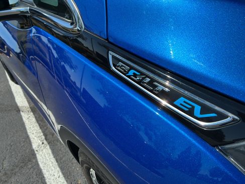 Used 2021 Chevrolet Bolt Premier w/ Infotainment Package FWD image 9