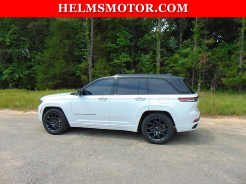 Certified 2025 Jeep Grand Cherokee Summit w/ Adv Protech Group IV AWD/4WD image 5
