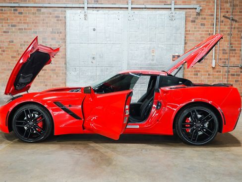 Used 2019 Chevrolet Corvette Stingray Coupe w/ Battery Protection Package RWD image 28