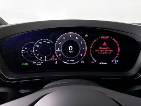 Certified 2026 Porsche Cayenne AWD/4WD image 19