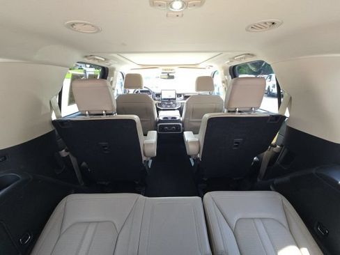 Used 2022 Ford Expedition Limited AWD/4WD image 15