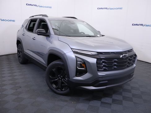 New 2026 Chevrolet Equinox LT w/ Convenience Package II FWD image 2