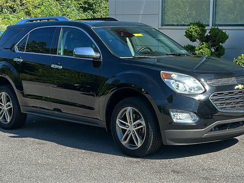 Used 2017 Chevrolet Equinox Premier w/ Enhanced Convenience Package AWD/4WD image 2