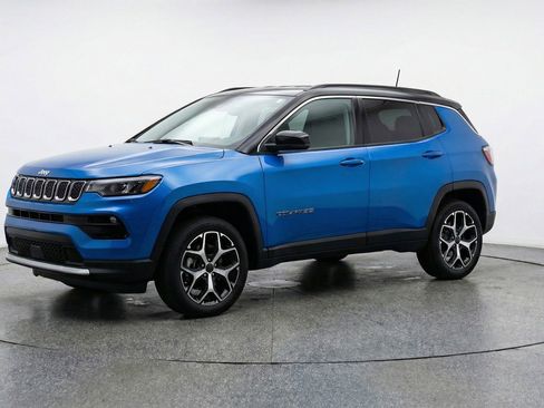 Used 2025 Jeep Compass Limited image 3