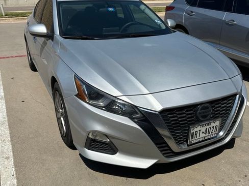 Used 2020 Nissan Altima 2.5 S FWD image 2