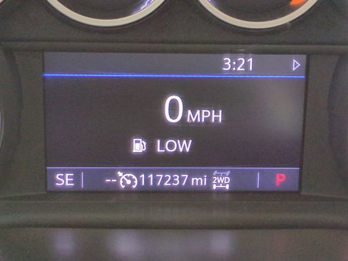 Used 2020 Chevrolet Silverado 1500 LT image 24