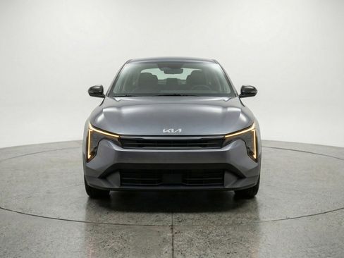 Used 2025 Kia K4 LXS image 2