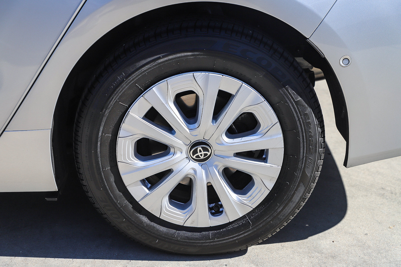 Certified 2022 Toyota Prius LE FWD image 10