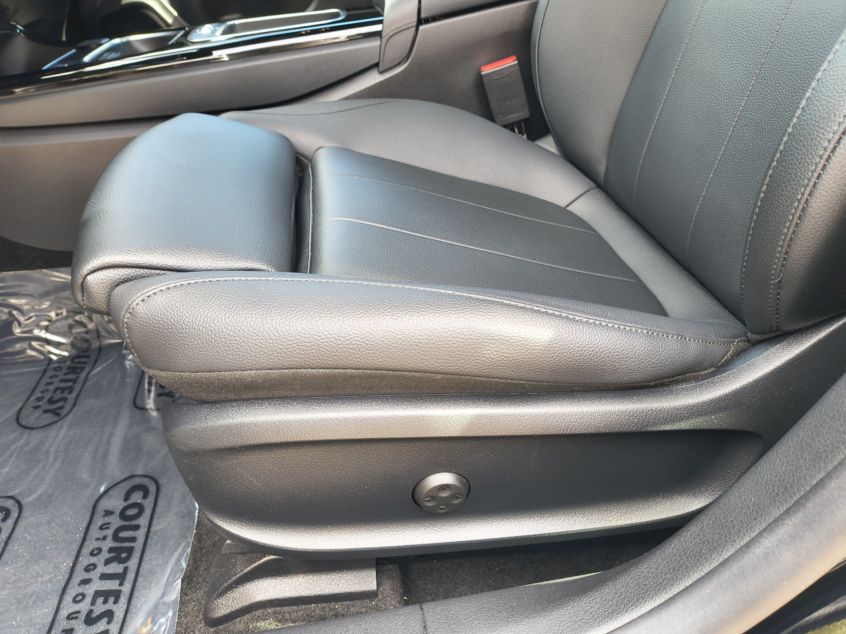 Used 2024 Mercedes-Benz CLA 250 image 21