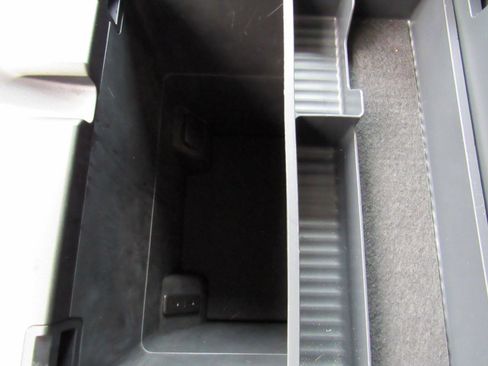 Used 2025 Ford Expedition Active image 24