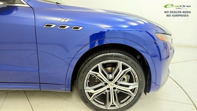 Used 2023 Maserati Levante GT AWD/4WD image 21