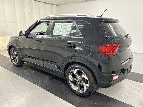 Used 2023 Hyundai Venue SEL w/ Cargo Package image 7