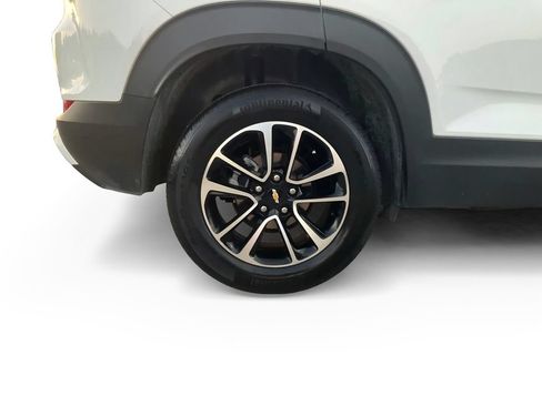 Used 2025 Chevrolet TrailBlazer LT AWD/4WD image 7