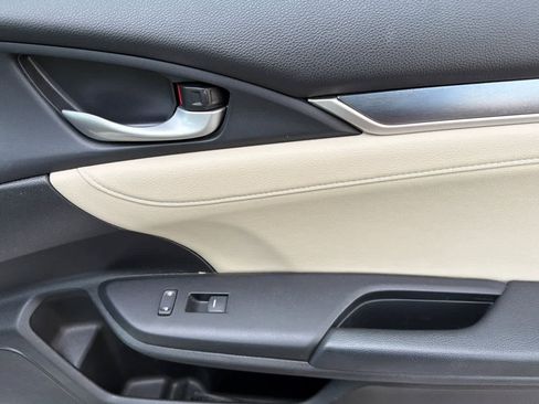 Used 2017 Honda Civic Touring image 17