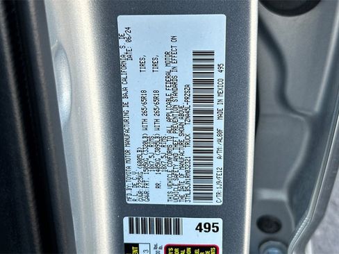 Used 2024 Toyota Tacoma TRD Off-Road image 31