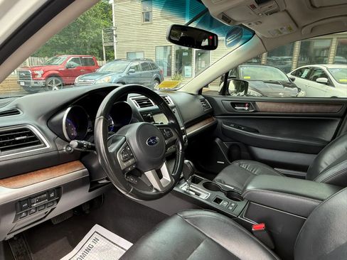 Used 2016 Subaru Outback 2.5i Limited AWD/4WD image 9