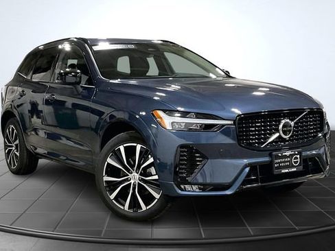 Certified 2025 Volvo XC60 B5 Plus image 13