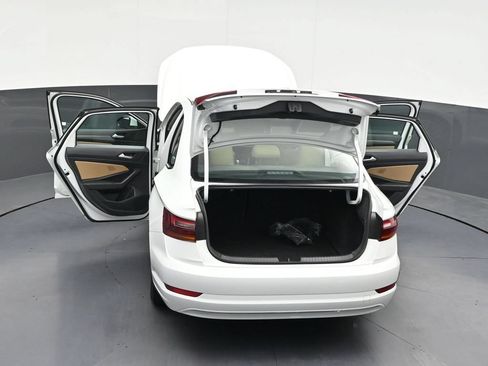 Used 2019 Volkswagen Jetta SEL w/ Cold Weather Package FWD image 35