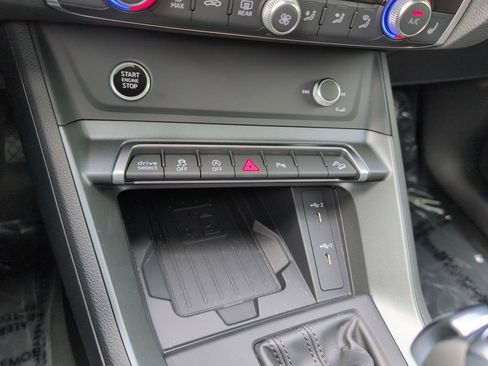 New 2025 Audi Q3 2.0T Premium image 9