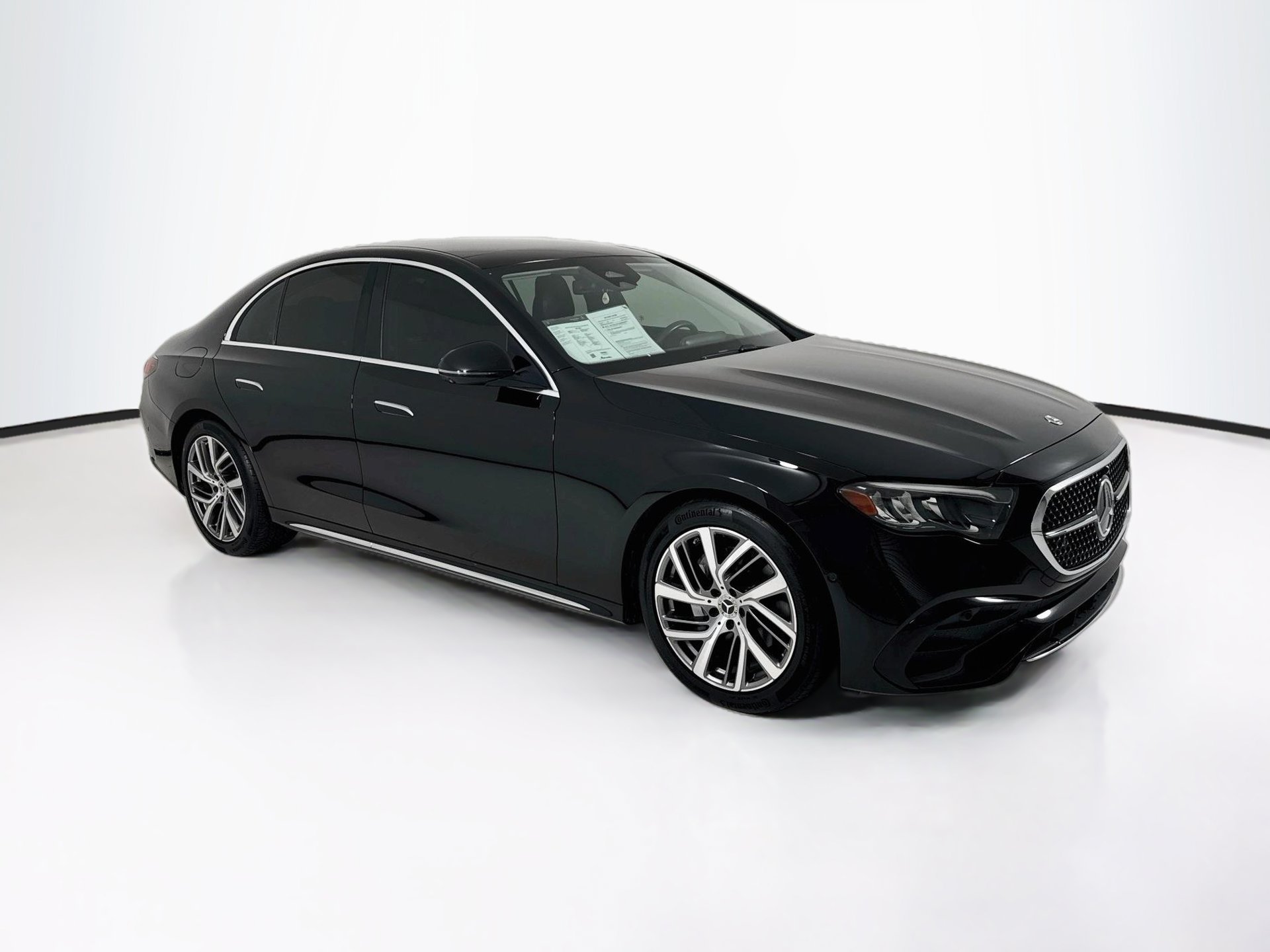 Used 2025 Mercedes-Benz E 350 4MATIC Sedan image 1