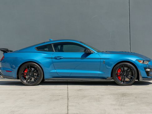 Used 2021 Ford Mustang Shelby GT500 w/ Technology Package RWD image 6