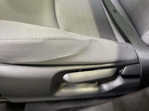 Used 2025 Toyota Corolla SE image 12