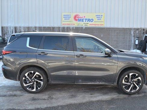 Used 2024 Mitsubishi Outlander SE image 9