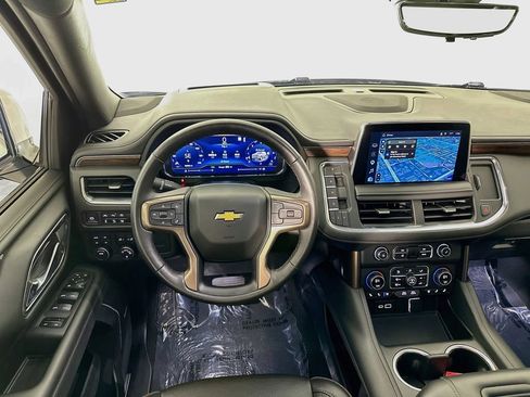 Used 2023 Chevrolet Suburban High Country AWD/4WD image 23
