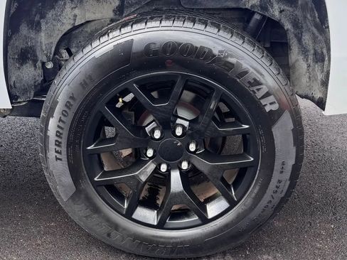 Used 2017 Chevrolet Tahoe LT image 8