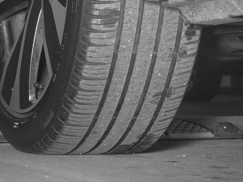 Used 2021 Volvo XC40 T5 R-Design w/ Protection Package Premier image 39