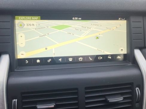 Used 2018 Land Rover Discovery Sport HSE AWD/4WD image 6