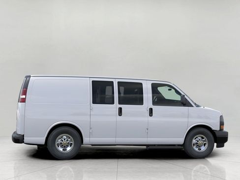 New 2026 Chevrolet Express 2500 w/ Communications Package RWD image 5