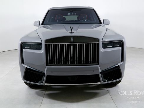 Used 2026 Rolls-Royce Cullinan Black Badge image 7