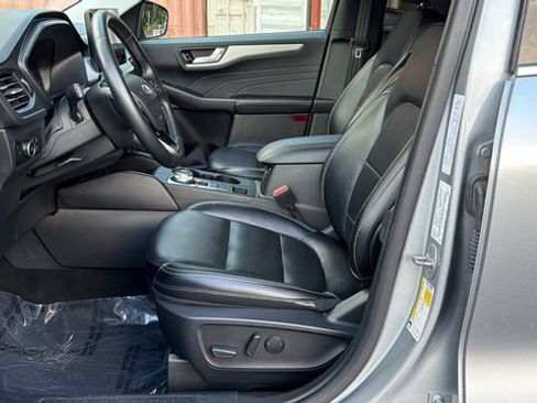 Certified 2024 Ford Escape Platinum AWD/4WD image 11