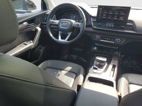 Used 2023 Audi Q5 2.0T Premium w/ Convenience Package AWD/4WD image 11