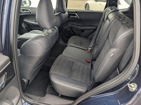 Used 2025 Mitsubishi Outlander SE AWD/4WD image 13