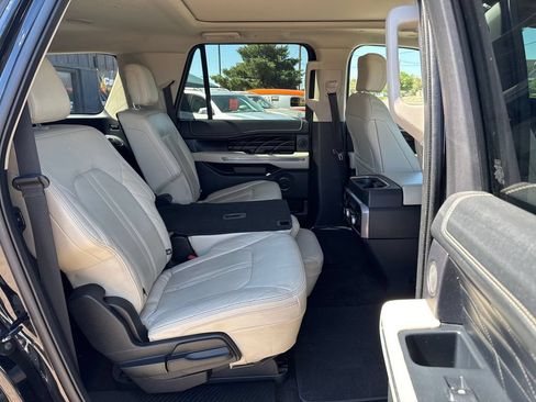 Used 2018 Ford Expedition Max Platinum AWD/4WD image 17