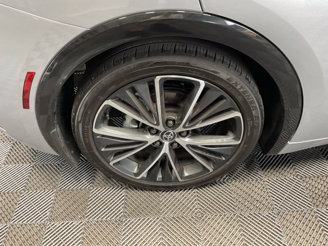 Used 2024 Toyota Prius XLE FWD image 38