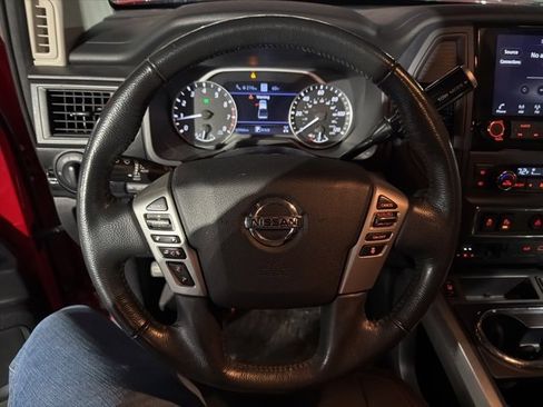 Used 2022 Nissan Titan SV w/ SV Convenience Package image 19