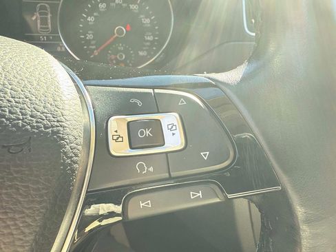 Used 2017 Volkswagen Jetta SE image 28