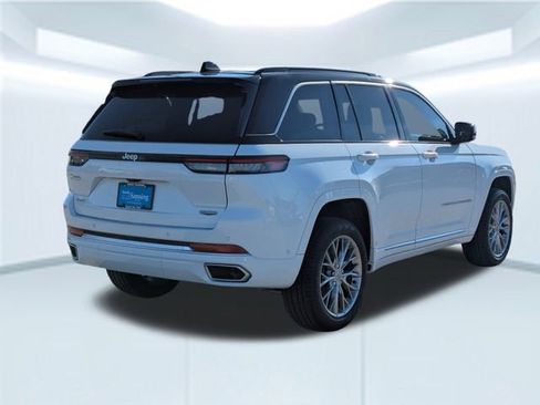 New 2025 Jeep Grand Cherokee Summit image 6