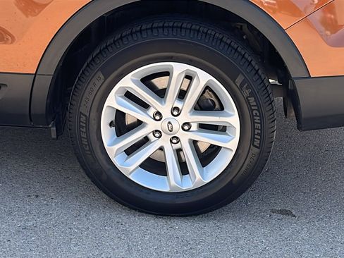 Used 2017 Ford Explorer XLT FWD image 5