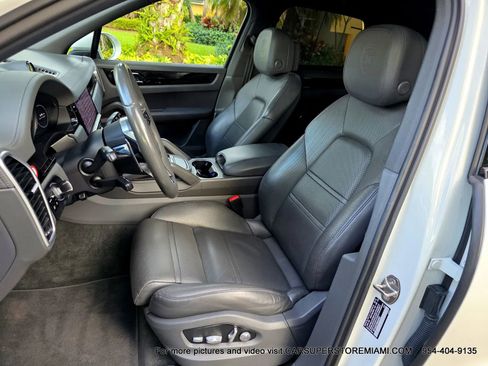 Used 2019 Porsche Cayenne image 25