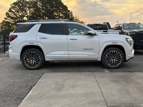 New 2027 GMC Terrain Denali w/ LPO, Black Badging Package AWD/4WD image 2