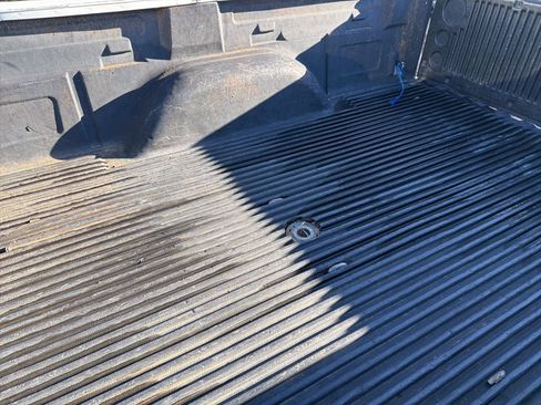 Used 2005 GMC Sierra 3500 W/T image 32