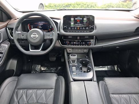 Used 2022 Nissan Rogue Platinum w/ Head-Up Display Package FWD image 9