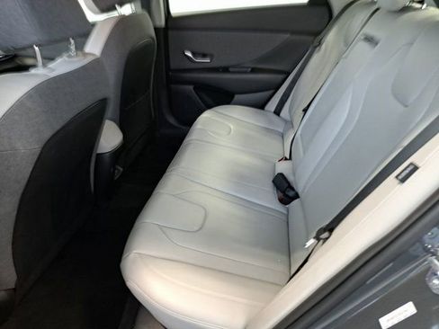 Used 2025 Hyundai Elantra Limited FWD image 24