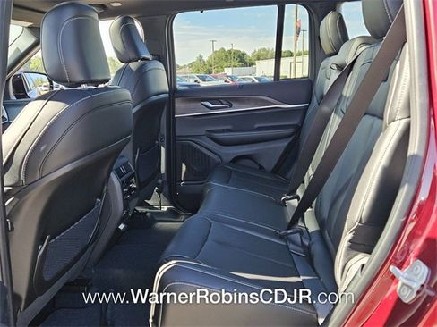 New 2025 Jeep Grand Cherokee Limited w/ Luxury Tech Group II image 6